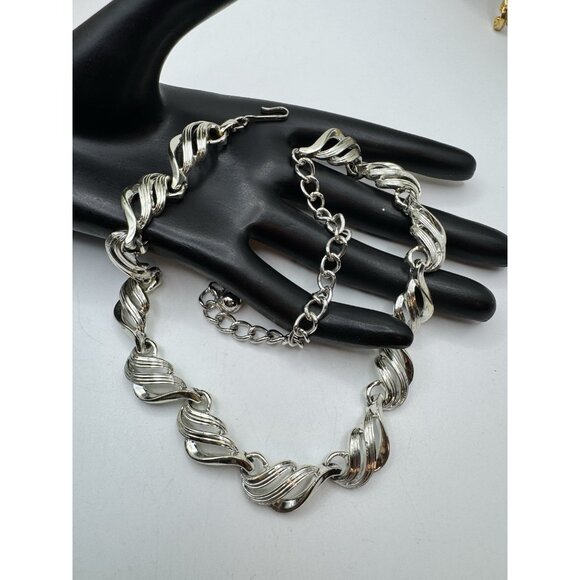 Vintage CORO Choker Statement Necklace Silver Tone Floral Leaf Twist Chain 16" - Picture 7 of 8